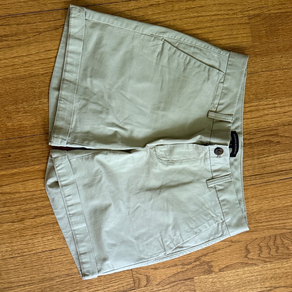 Banana Republic Light Olive Cargo Shorts